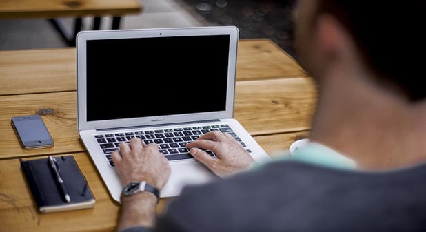 Sanción por compartir fichero con datos por eMule