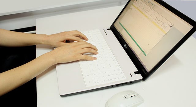 “Tengo una clínica y manejamos informes médicos en Word. ¿Cómo puedo registrar los accesos a los informes?” | Grupocfi