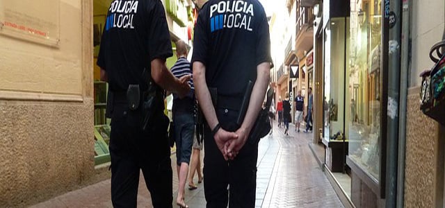 Recogida de datos del DNI por la Policía Local | Grupocfi