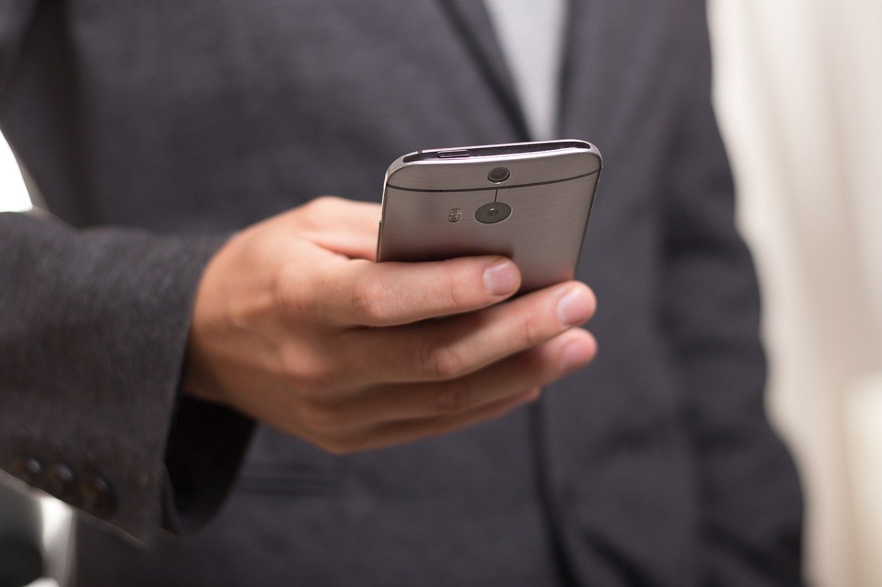 Se puede sancionar a un club por falicitar a un socio el número de teléfono de otro? | Grupocfi